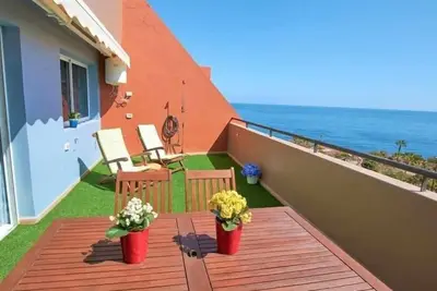 Image de Belle maison de vacances avec vue sur la mer + plage + Wifi