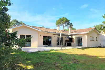 Image de Agréable villa de type 4 situé à proximité immédiate du Lac