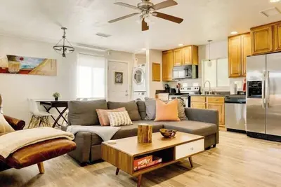 Private Phx Guesthouse w/Patio & Full Kitchen