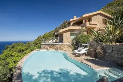 Image de Villa with exclusive privacy on the edge of the sea in the heart of Gallura