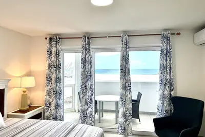 Image de Pirates Booty - Beach Bar Studio next to The Morgan Resort