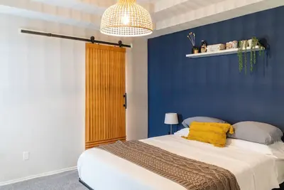 Image de A Fun Dallas home inspired by Beer and Plants