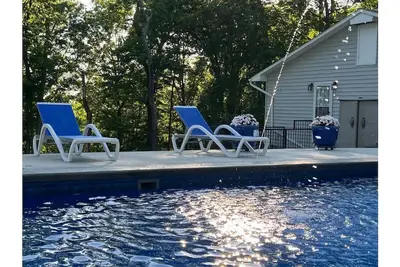 Image de Seasonal Heated pool in the Bluegrass