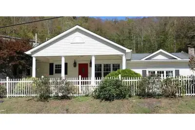 Image de Cheerful 3 Bedroom Residential Home