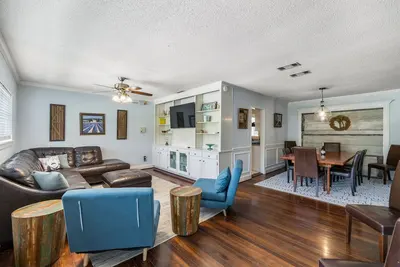 Image de Spacious Family Home—Midtown Mobile; Huge Backyard; Pet friendly