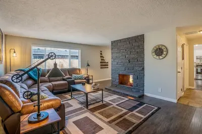 Image de The Industrial - Pet Friendly Home with Garage by Boise Fairgrounds