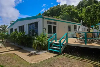 Image de Fantastic Location! Amazing 3/2 home with deck and beautiful view with generator!