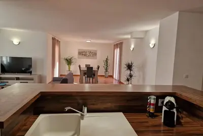 Image de Spacieux T4 avec 2 terrasses (clim et wifi)