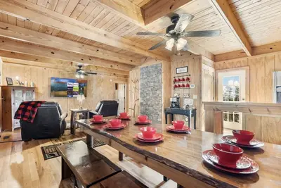 Image de Mountain escape with hot tub