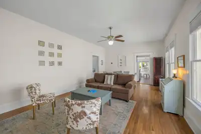 Image de Charming Home Near Mardi Gras with Ev Charger