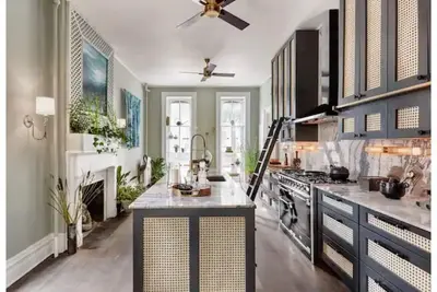 Image de Historic Home with Uptown Sophistication