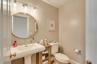 Image de Peaceful 4br/2. 5ba luxury home w/ lake views & spa