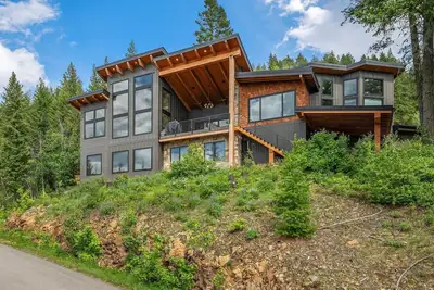 Image de Mountain Retreat with Stunning Views of Lake Pend Oreille & Schweitzer Mountain