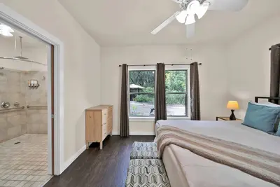 Image de The Black Tail Deer- Private Room With a Forest View!