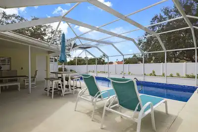 Image de ⚓Blue Chill! Heated pool home w/grill! 15 min drive to the beach! ⚓