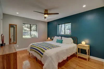 Image de Stevie's Place: A Groovy Cabin Near Downtown Prescott