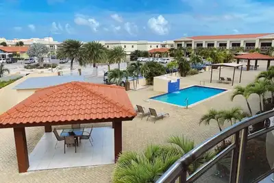 Image de Spacious 2 Bedroom steps from Eagle Beach at Aruba Breeze Condos