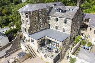 Birds Nest, Romantic getaway with stunning views