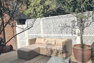 Image de cosy recently renovated cottage in the heart of historic Petworth