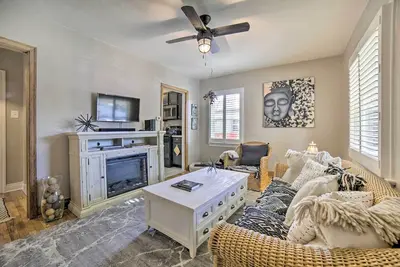 Image de Hot Tub + Walk to Midtown! Reno Retreat