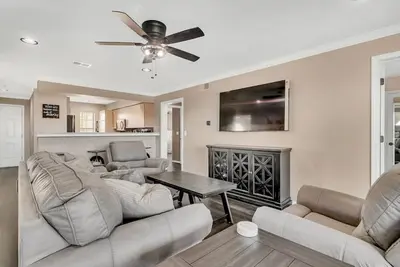 Image de Charming 4-bedroom condo at The Champions