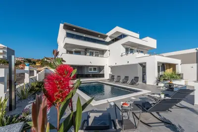 Image de Luxury Two-Bedroom apartment with pool