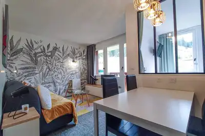 Image de Studio rénové au pied des pistes, balcon sud, commerces proches