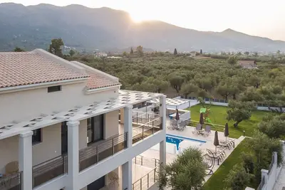 Image de Daisy's Garden - 8 Bedroom Villa with Private Pool