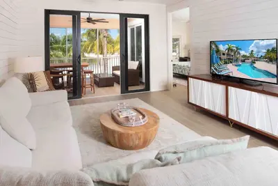 Image de Starfish Kai: Upgraded Beach Condo w/Communal Pool & Heated Spa