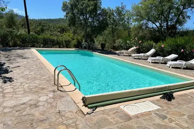 Image de Authentique villa du sud avec grande piscine - 1 hectare de terrain