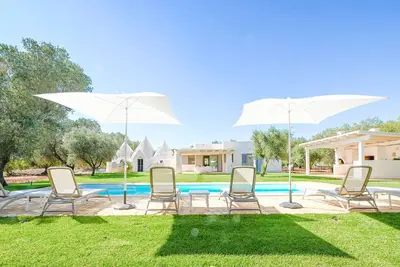 Image de Villa \"Trulli Eden 101\" avec piscine privée, terrasses et Wi-Fi