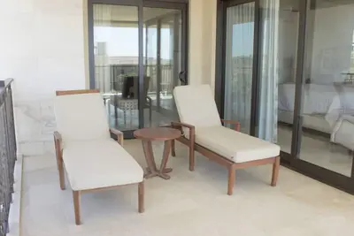 Image de 2, 985 Sq. ft. Lavish Oceanfront Resort Villa 2 Bd 3 Full bath