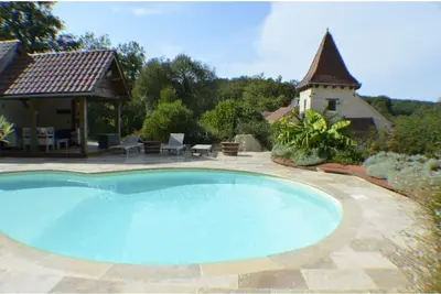 Image de Gite avec piscine, au calme dans un environnement bucolique