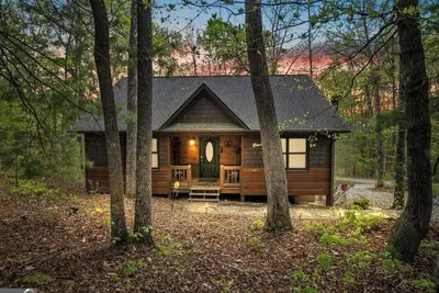 Image de Rustic Pines-cozy & charming