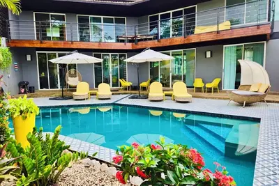 Image de Artistically designed villa in the heart of Tamarindo, private pool, beach close