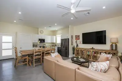 Image de Barrio Star--New modern home minutes to Downtown Tucson