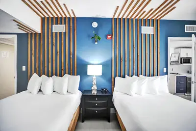 Image de New Listing! Belleza SoBe Deluxe 2 Bedroom/1 Bath (Sleeps 7)