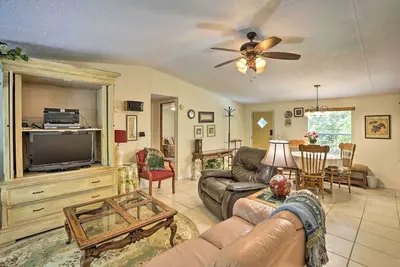 Image de Quincy Home w/ Deck & Outdoor Patio Furniture