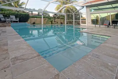 Image de Modern House near the Downtown Heated Pool Pet Friendly Whirlpool Spa Playroom