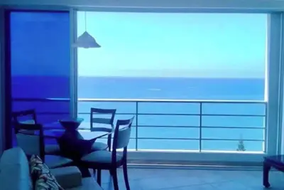 Image de Amazing Ocean Views from this 2 bedroom apartment