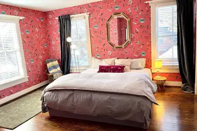 Image de German Village Cottagecore style home. Blissful garden. Off-St Parking.