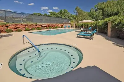 Image de Myrinn – Family Fun | Pool & Games at Canyon Mesa