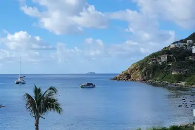 Image de Brand New \"Nautilus\" Beachfront Villa - just steps away to Private Bay