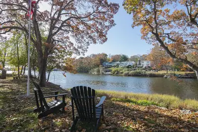 Image de Waterfront Holiday Vacation Villa New England - 2 min from Ocean W/ fireplace