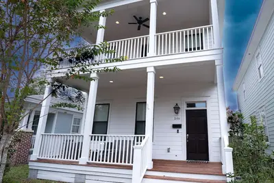 Image de 1804ft-A\/C-King-W\/D-Backyard-5min>Forsyth park