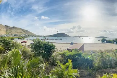 Image de Small sugar bowl duplex with sea view