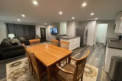 Image de New, Super Comfortable Ranch!