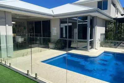 Image de MiaMia : Ultra Modern Home with Pool & Courtyard