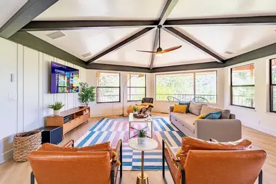 Image de Secluded Mountain Top Family Villa with Views Spa & Arcade