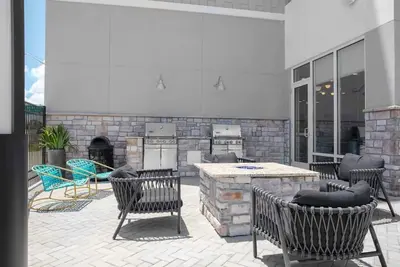 Image de Your Home Away From Home! 2 Serene Units, Free Breakfast, Free Parking, Pool